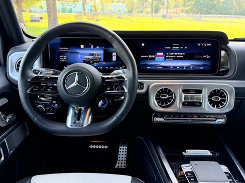 Certified 2025 Mercedes-Benz G 63 AMG 4MATIC image 3