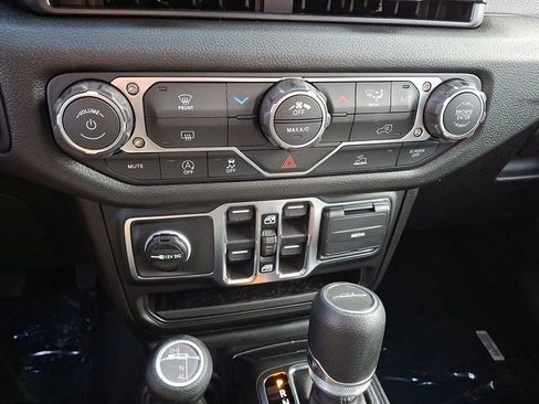 New 2026 Jeep Gladiator Sport image 10