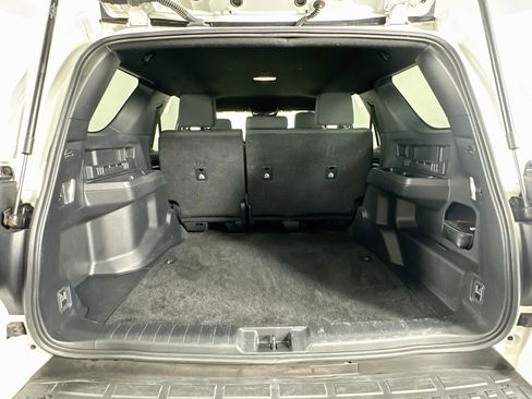 Used 2025 Toyota 4Runner SR5 AWD/4WD image 29