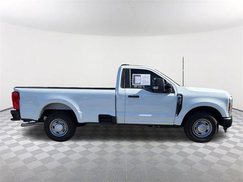 Used 2024 Ford F250 XL image 4
