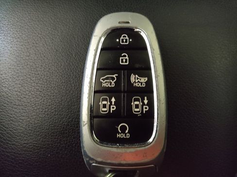 Used 2023 Hyundai Santa Fe Limited AWD/4WD image 32