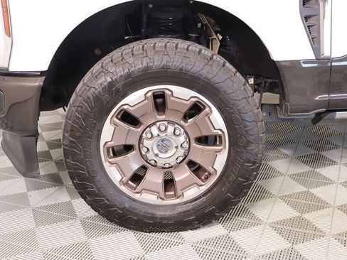 Used 2024 Ford F250 King Ranch w/ FX4 Off-Road Package AWD/4WD image 19