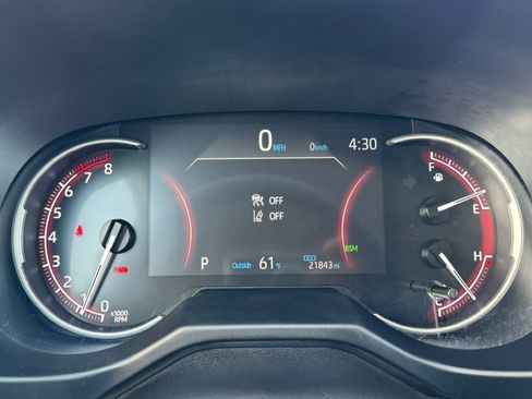 Used 2025 Toyota RAV4 XLE AWD/4WD image 19