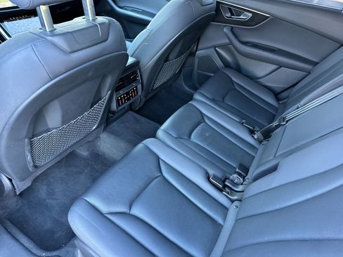 Used 2021 Audi Q7 3.0T Prestige AWD/4WD image 12