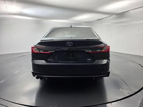Used 2025 Toyota Camry SE FWD image 5