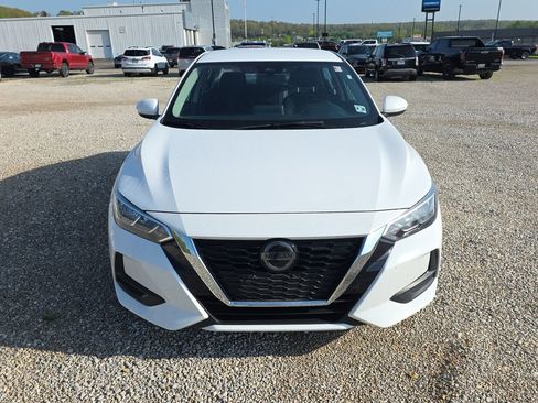 Used 2023 Nissan Sentra SV image 2
