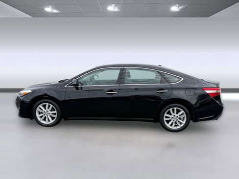 Used 2015 Toyota Avalon XLE image 2