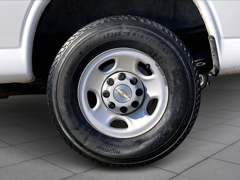 Used 2023 Chevrolet Express 2500 w/ Driver Convenience Package image 10