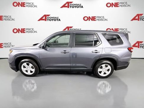Used 2023 Honda Pilot LX image 4