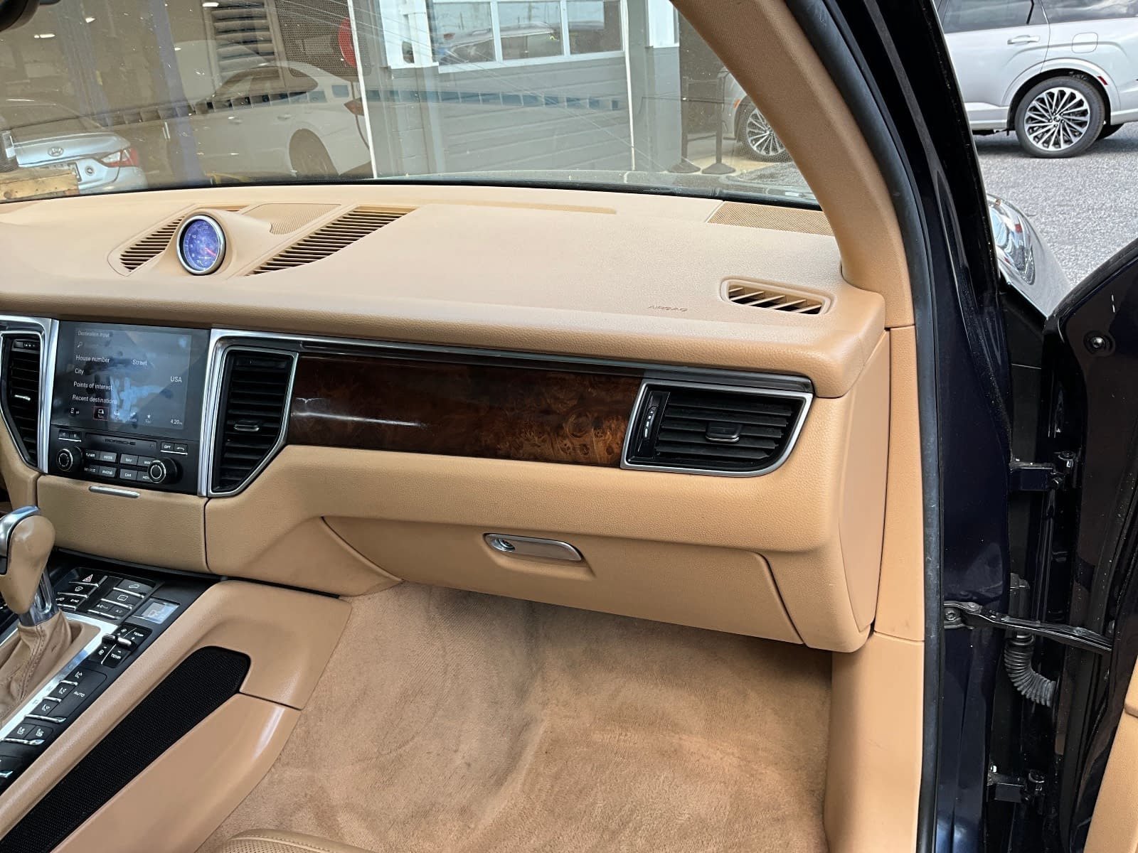 Used 2017 Porsche Macan AWD/4WD image 25