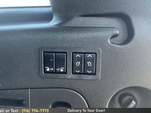 Used 2016 Chevrolet Suburban LT AWD/4WD image 13