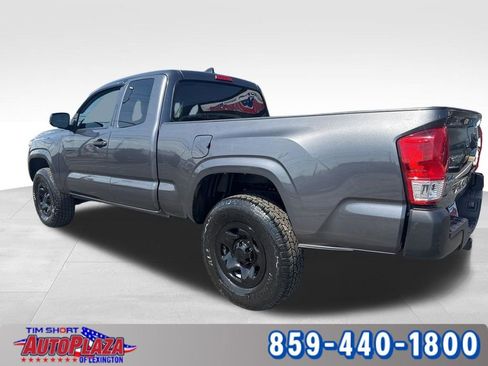 Used 2022 Toyota Tacoma SR image 2