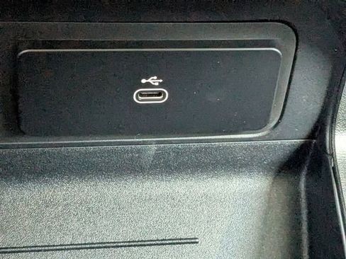 Used 2026 Land Rover Defender 110 X-Dynamic SE image 21