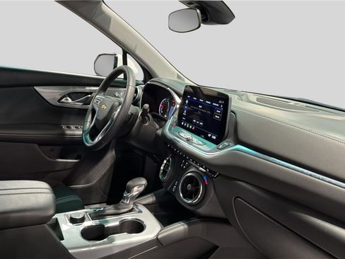 Used 2025 Chevrolet Blazer LT image 13