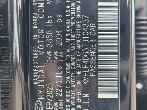 New 2026 Hyundai Elantra Limited image 35