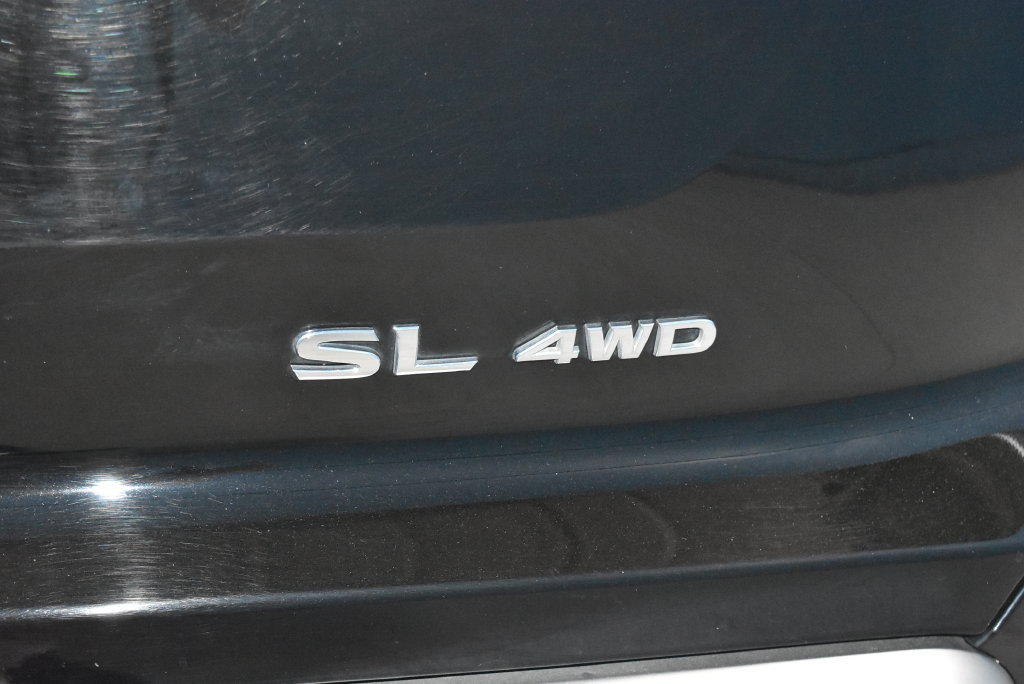 Used 2025 Nissan Pathfinder SL AWD/4WD image 31