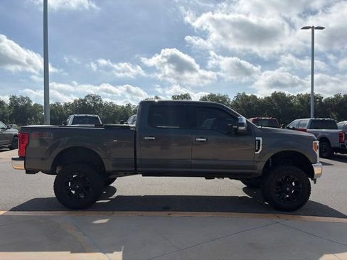 Used 2018 Ford F250 XLT w/ XLT Premium Package AWD/4WD image 6