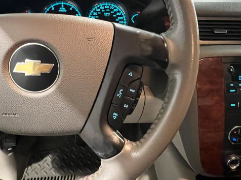 Used 2009 Chevrolet Silverado 1500 LTZ w/ White Diamond Edition AWD/4WD image 14