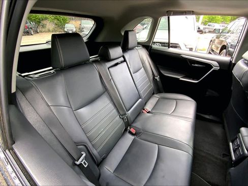 Used 2025 Toyota RAV4 XLE Premium image 20