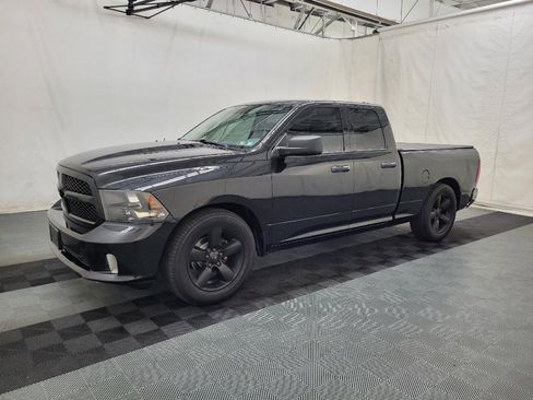 Used 2018 RAM 1500 Express w/ Black Ram 1500 Express Group AWD/4WD image 2