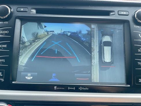 Used 2017 Toyota Highlander Limited Platinum image 30