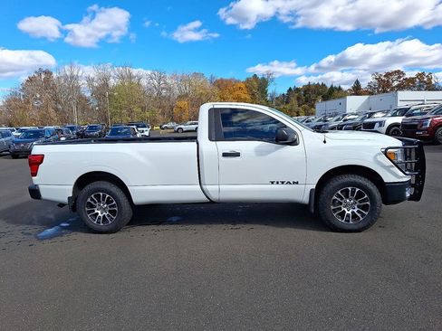 Used 2017 Nissan Titan S image 7