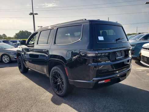 New 2026 Jeep Grand Wagoneer Limited AWD/4WD image 8