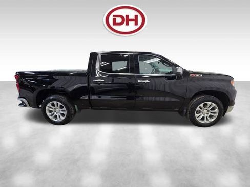 Used 2022 Chevrolet Silverado 1500 LTZ w/ LTZ Premium Package image 2