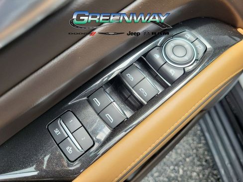 Used 2023 Cadillac Escalade Sport w/ LPO, ONYX Package image 18