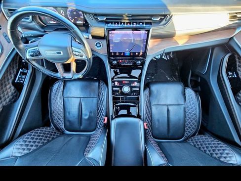 Used 2021 Jeep Grand Cherokee L Summit w/ Luxury Tech Group V AWD/4WD image 29