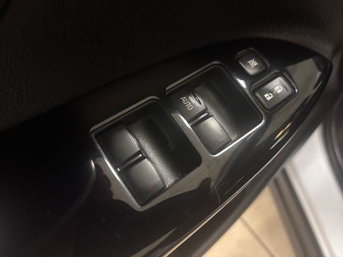 Used 2022 Mitsubishi Eclipse Cross LE image 25