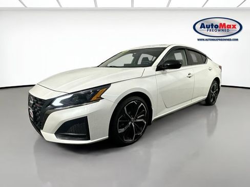 Used 2024 Nissan Altima 2.5 SR w/ SR Premium Package AWD/4WD image 5