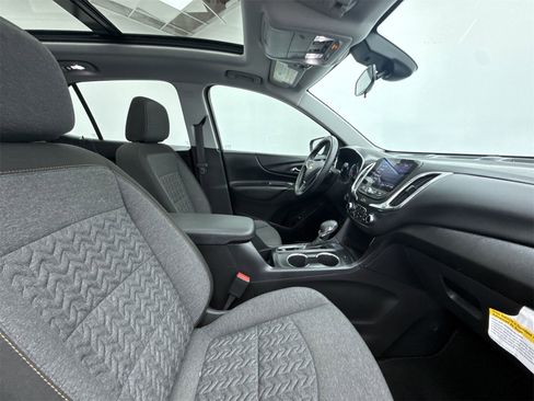 Used 2024 Chevrolet Equinox LT image 14