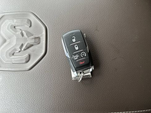 Used 2026 RAM 3500 Laramie AWD/4WD image 19