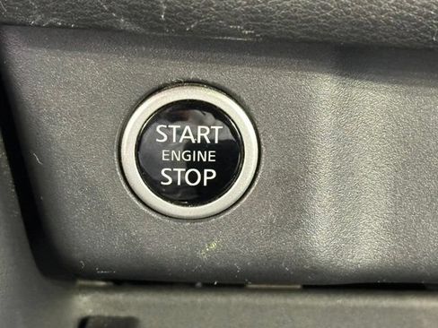 Used 2023 Nissan Rogue SV AWD/4WD image 36