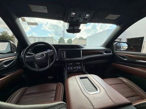 Used 2024 GMC Yukon Denali Ultimate AWD/4WD image 25