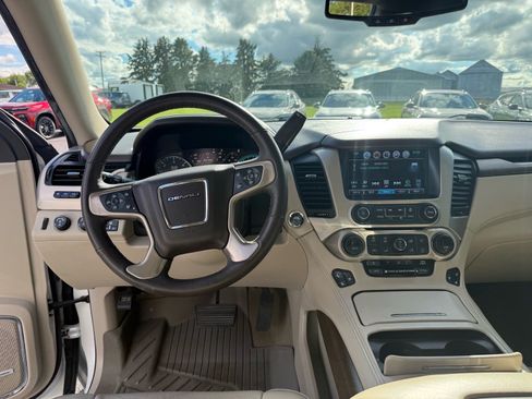 Used 2018 GMC Yukon XL Denali w/ Denali Ultimate Package AWD/4WD image 12