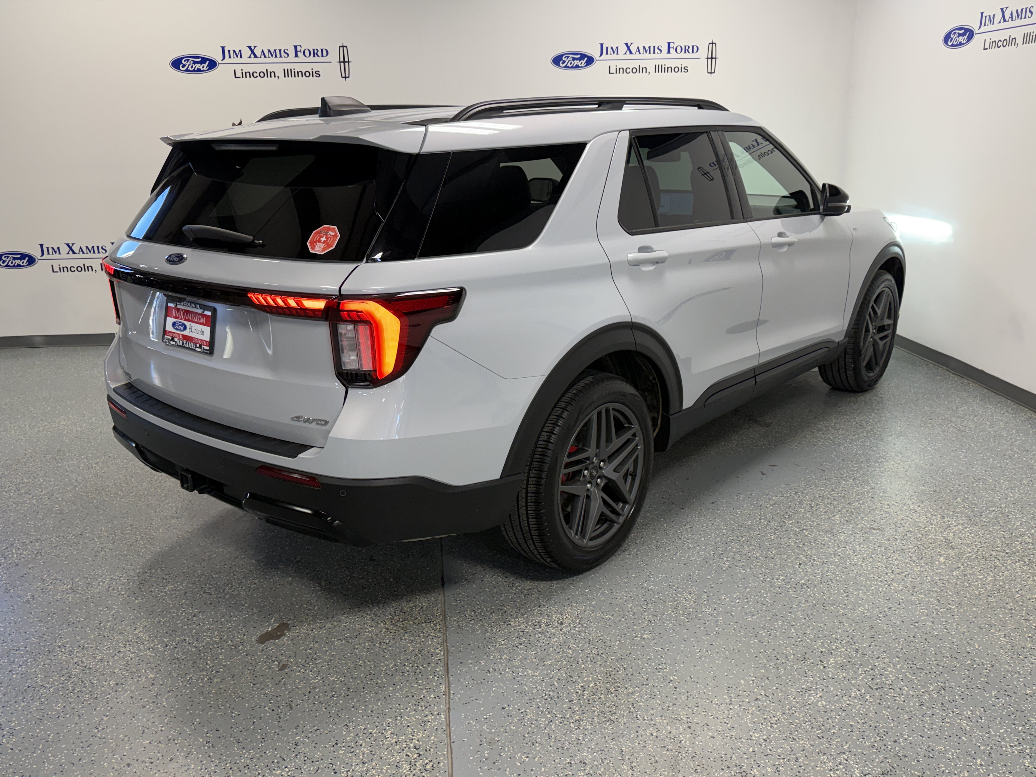 Used 2026 Ford Explorer ST-Line w/ ST-Line Street Pack AWD/4WD image 33
