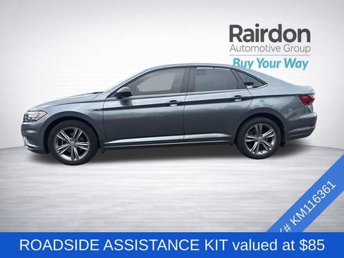 Used 2019 Volkswagen Jetta R-Line w/ R-Line Cold Weather Package FWD image 4