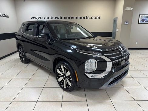 New 2026 Mitsubishi Outlander SE image 1