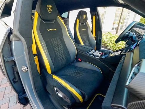Used 2023 Lamborghini Urus Performante AWD/4WD image 88