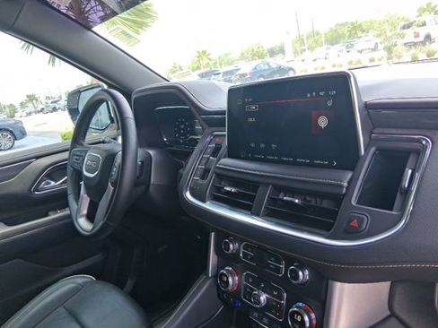 Used 2024 GMC Yukon SLT w/ SLT Luxury Package RWD image 12