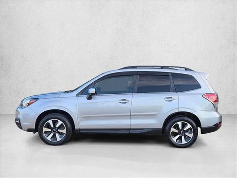 Used 2017 Subaru Forester 2.5i Limited AWD/4WD image 9