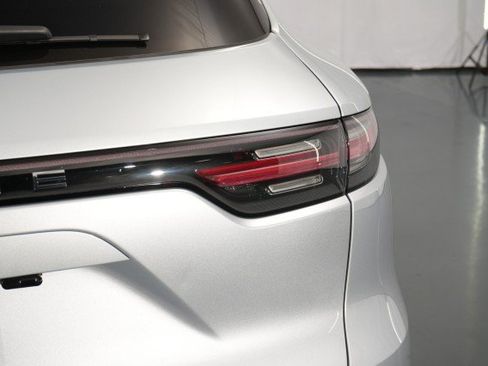 Used 2019 Porsche Cayenne Turbo AWD/4WD image 24