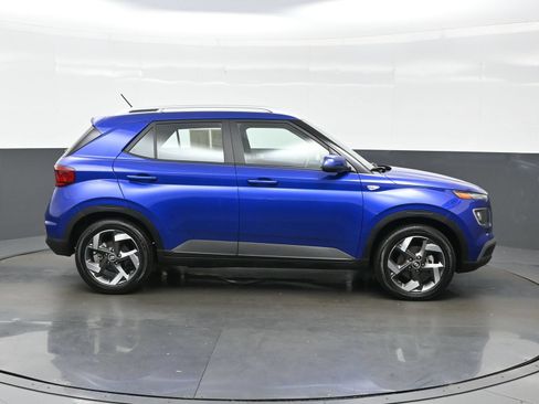 Certified 2026 Hyundai Venue SEL FWD image 7