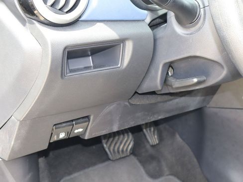 Used 2024 Nissan Versa SV FWD image 21