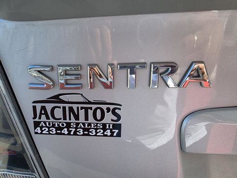 Used 2012 Nissan Sentra 2.0 SR w/ Special Edition Pkg FWD image 9
