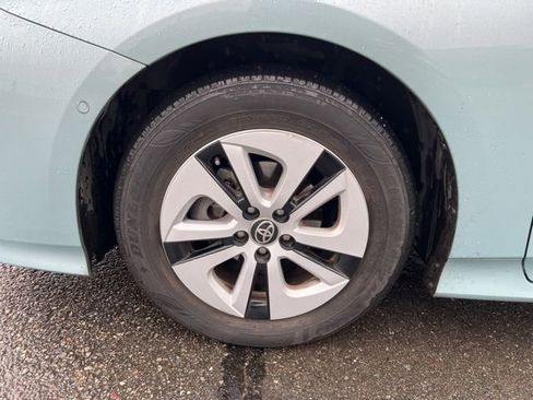 Used 2018 Toyota Prius Four w/ Advanced Technology Package FWD image 10