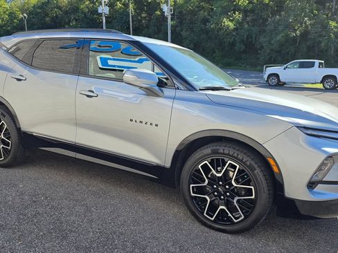 Used 2023 Chevrolet Blazer RS w/ Enhanced Convenience Package AWD/4WD image 8