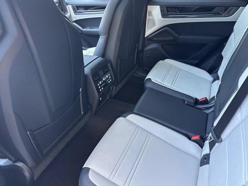 New 2026 Porsche Cayenne GTS AWD/4WD image 15